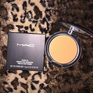 New MAC NC45 Studio Fix POWDER + Foundation